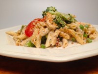 1. Mac 'n Cheese with broccoli & peas copy