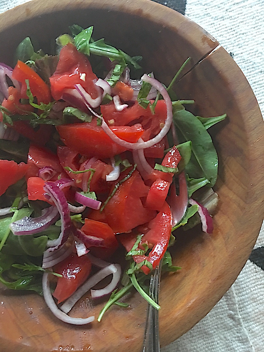 Tomato and Red Onion Salad - Chef SilviaChef Silvia